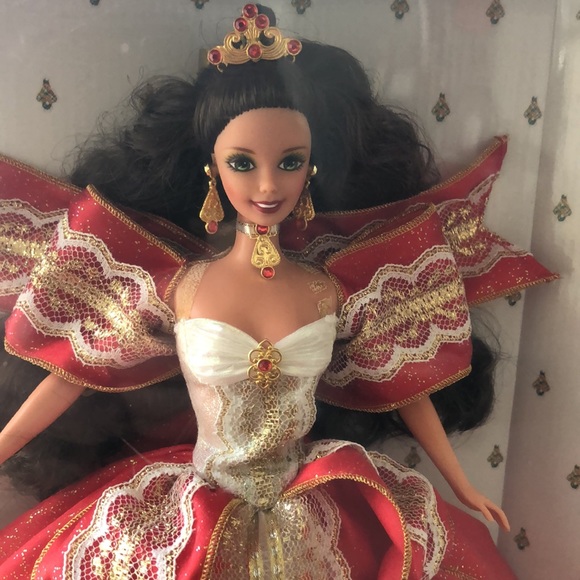 10th Anniversary Barbie Doll Happy Holidays 1997 - Picture 3 of 13